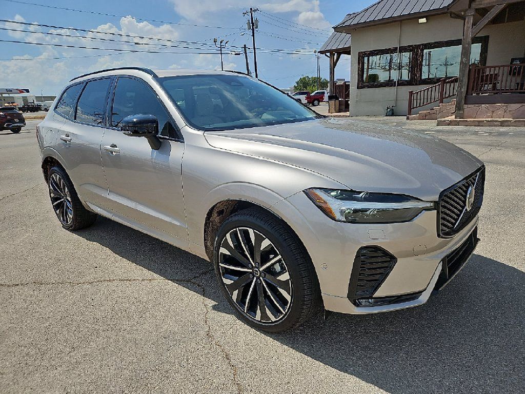 Used 2026 Volvo XC60 B5 Ultra w/ Protection Package Premier AWD/4WD image 10