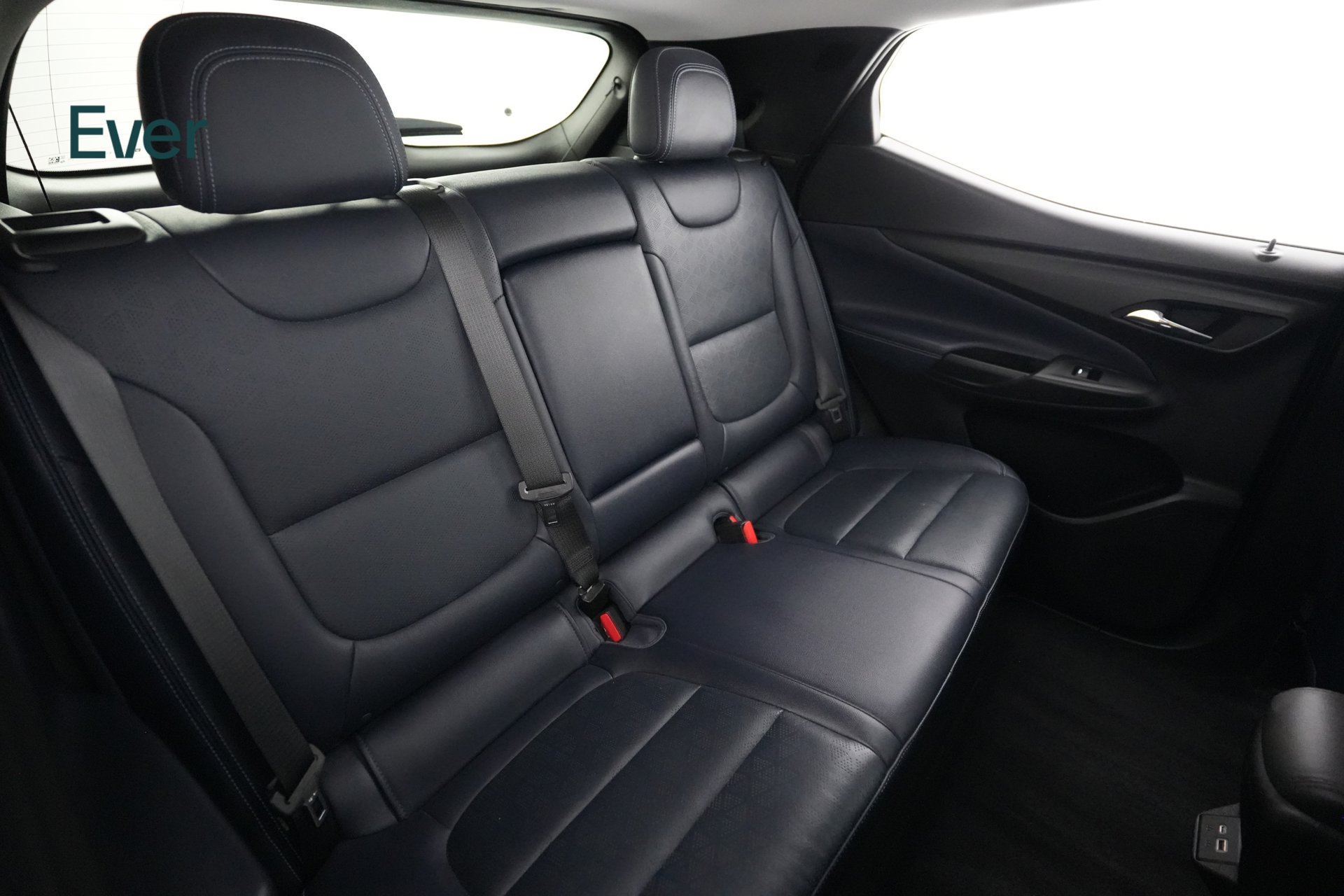Used 2023 Chevrolet Bolt EUV LT w/ Convenience Package FWD image 5