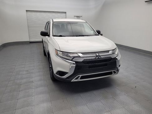 Used 2019 Mitsubishi Outlander ES AWD/4WD image 14