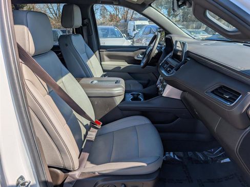 Used 2024 GMC Yukon SLT image 11