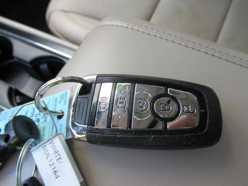Used 2022 Lincoln Corsair FWD w/ Premium Package image 30