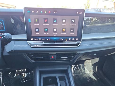 Certified 2025 Volkswagen Tiguan SE R-Line AWD/4WD image 20