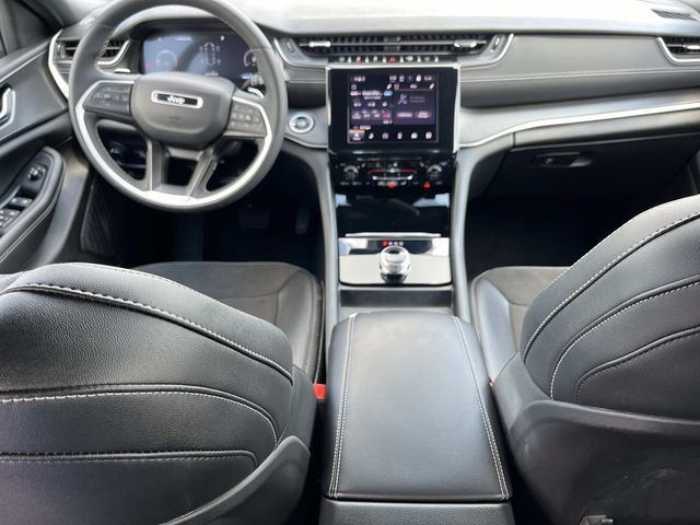 Used 2023 Jeep Grand Cherokee L Altitude AWD/4WD image 17