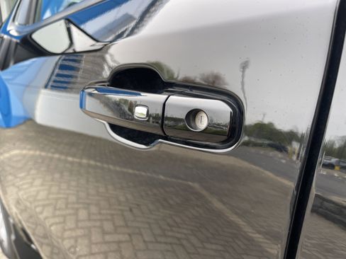 Used 2025 Chevrolet Silverado 1500 LT image 17