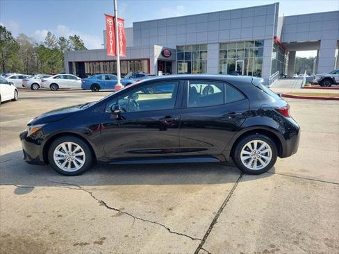 Certified 2023 Toyota Corolla SE image 2