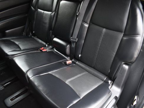 Used 2017 Nissan Pathfinder Platinum AWD/4WD image 23