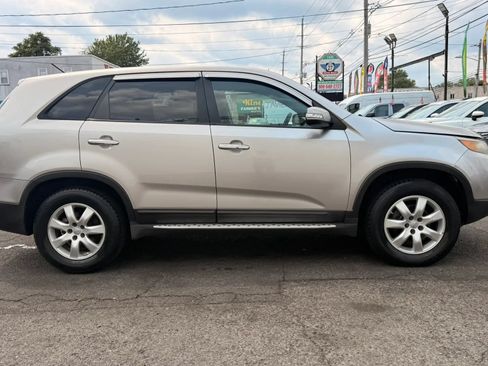 Used 2013 Kia Sorento LX w/ Value Pkg FWD image 11