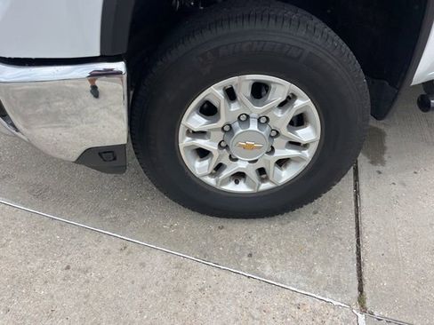 Used 2025 Chevrolet Silverado 2500 LTZ w/ LTZ Convenience Package AWD/4WD image 42