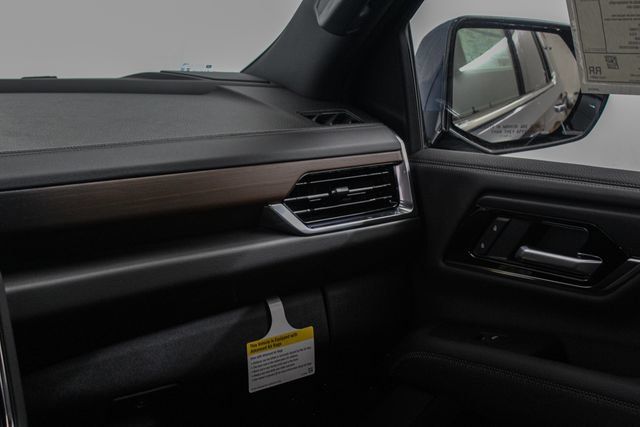 New 2026 GMC Yukon Denali w/ Denali Reserve Package AWD/4WD image 19
