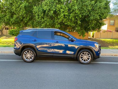 Used 2022 GMC Terrain SLT w/ Tech Package AWD/4WD image 2