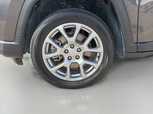 Used 2023 Jeep Compass Latitude AWD/4WD image 39