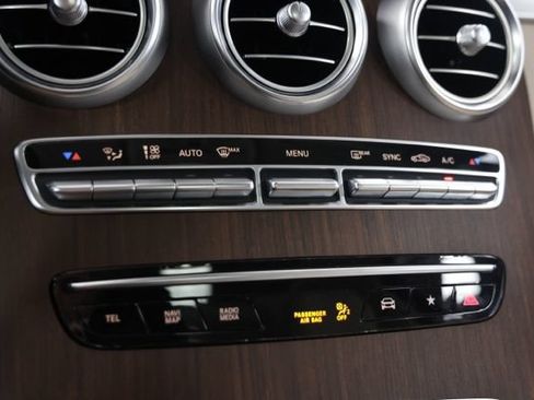 Used 2022 Mercedes-Benz GLC 300 4MATIC image 29