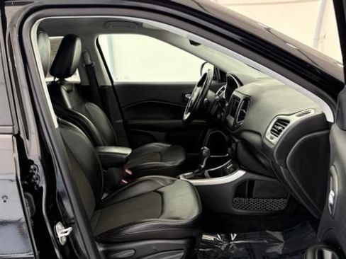 Used 2020 Jeep Compass Latitude FWD image 20