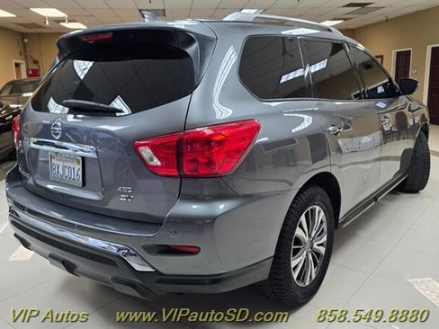 Used 2020 Nissan Pathfinder SV AWD/4WD image 3