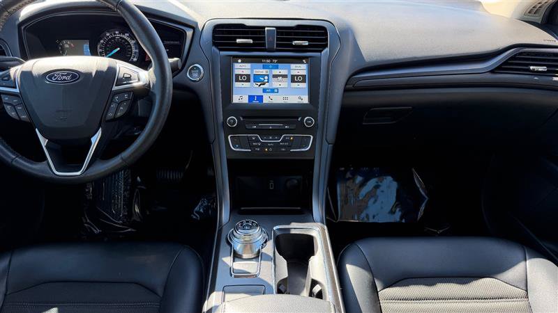Used 2018 Ford Fusion SE w/ Equipment Group 201A FWD image 25