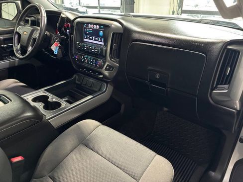 Used 2018 Chevrolet Silverado 1500 LT w/ Texas Edition image 11