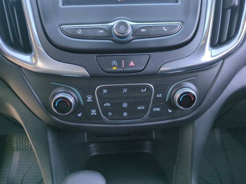 Used 2022 Chevrolet Equinox LT image 11