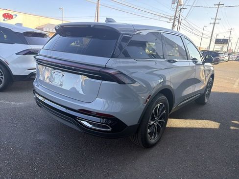 New 2026 Lincoln Nautilus Premier AWD/4WD image 4