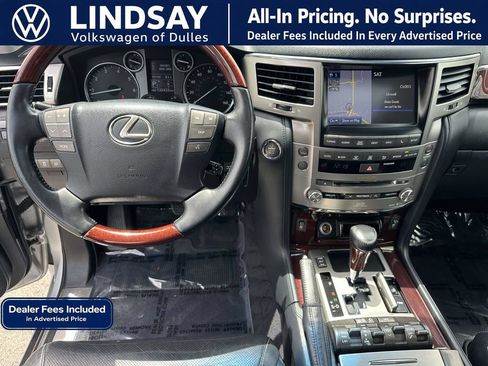 Used 2013 Lexus LX 570 4WD w/ Luxury Pkg image 10