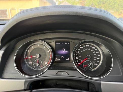 Used 2020 Volkswagen Atlas Cross Sport SE w/ Panoramic Sunroof Package image 23