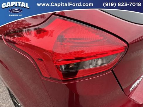 Used 2015 Ford Focus SE FWD image 15