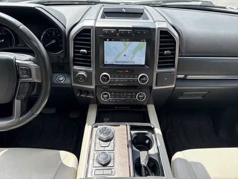 Used 2018 Ford Expedition Max Platinum AWD/4WD image 31