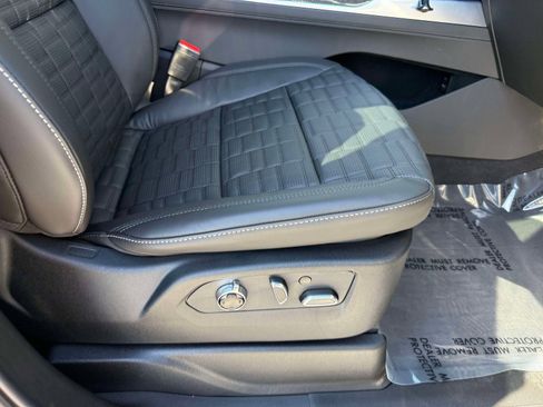 Used 2026 Cadillac Escalade V w/ LPO, ONYX Package image 26