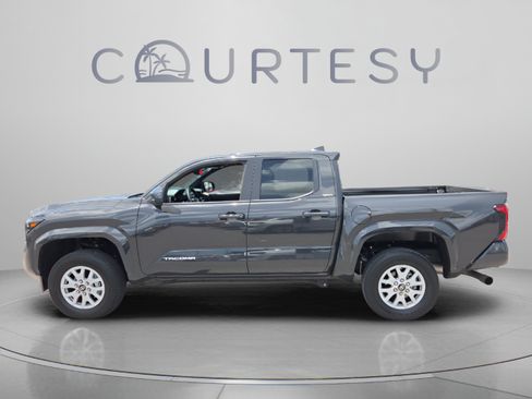 Certified 2026 Toyota Tacoma SR5 AWD/4WD image 2