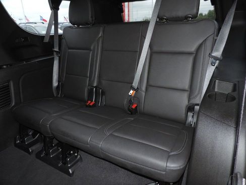 Used 2023 Chevrolet Suburban Z71 w/ Luxury Package image 25