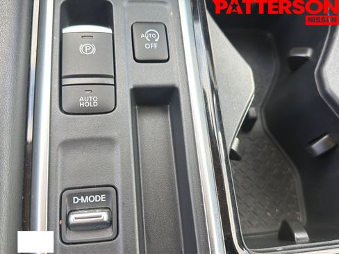 Used 2024 Nissan Pathfinder SV FWD image 13