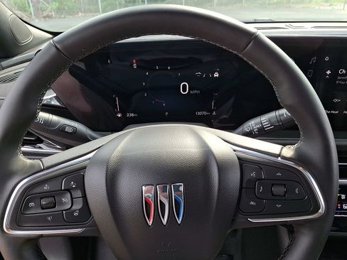 Used 2025 Buick Envista Preferred FWD image 20