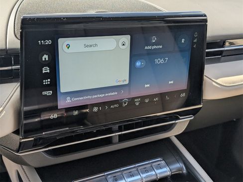 Used 2024 Lincoln Nautilus Premier image 19