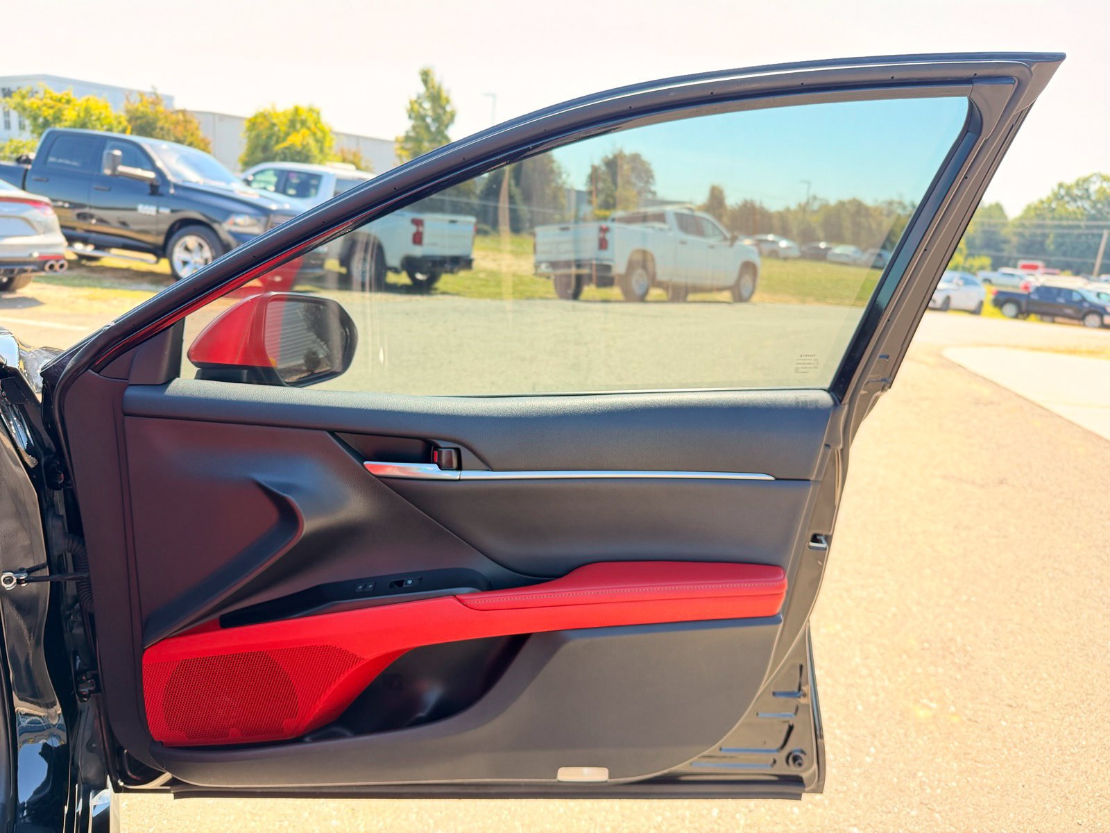 Used 2020 Toyota Camry XSE FWD image 29
