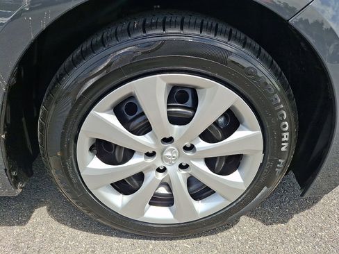 Used 2025 Toyota Corolla LE FWD image 8