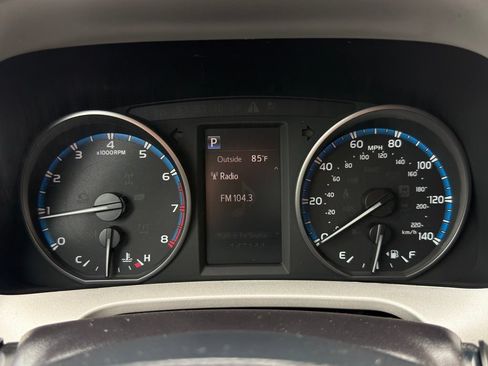 Used 2018 Toyota RAV4 XLE AWD/4WD image 37