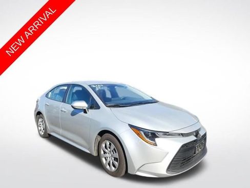 Used 2024 Toyota Corolla LE FWD image 1