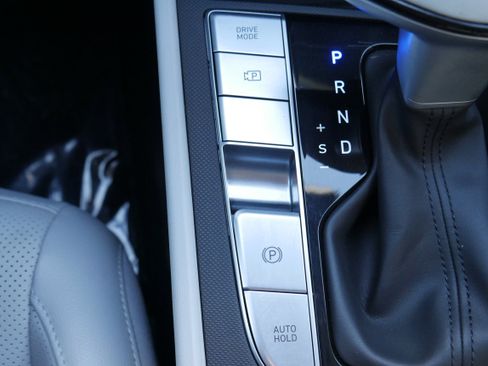 Used 2023 Hyundai Elantra Limited image 24