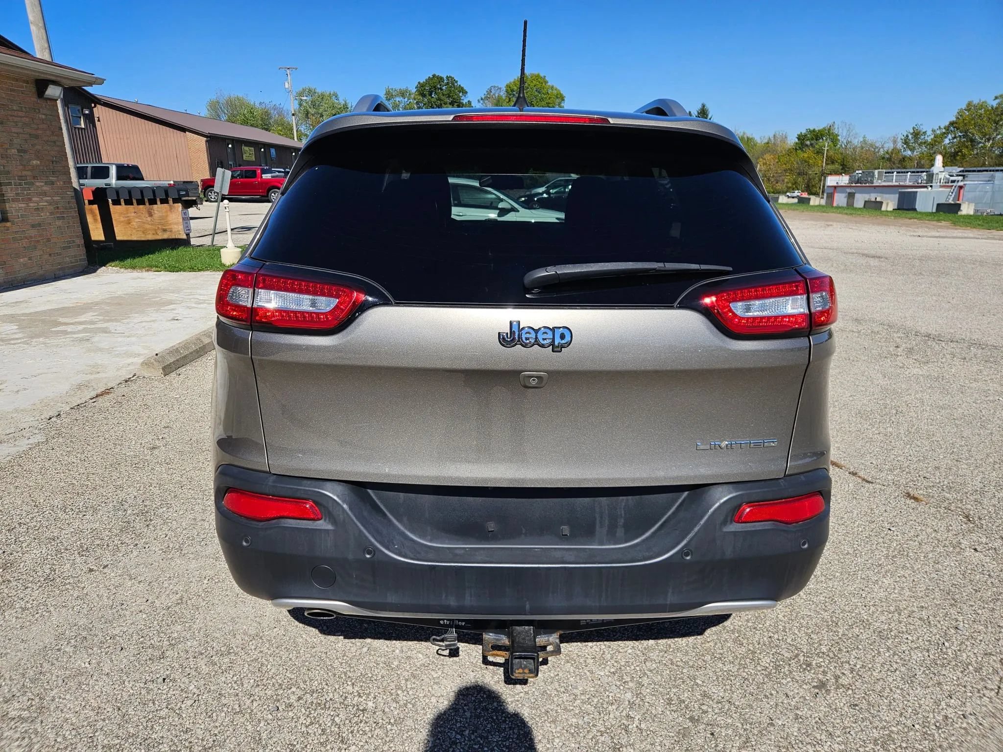 Used 2018 Jeep Cherokee Limited FWD image 7