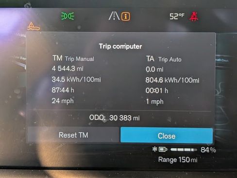 Used 2022 Volvo XC40 P8 Recharge Plus image 21