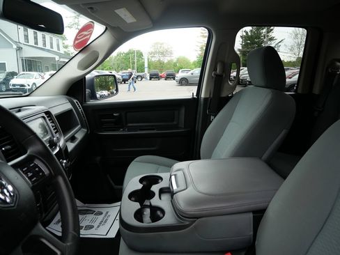 Used 2018 RAM 1500 Express AWD/4WD image 10