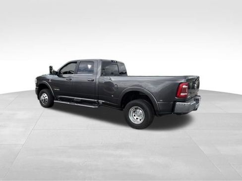 Used 2022 RAM 3500 Laramie AWD/4WD image 9