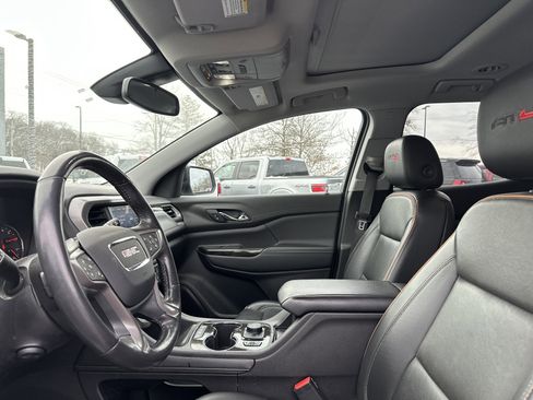 Used 2022 GMC Acadia AT4 w/ Technology Package image 11