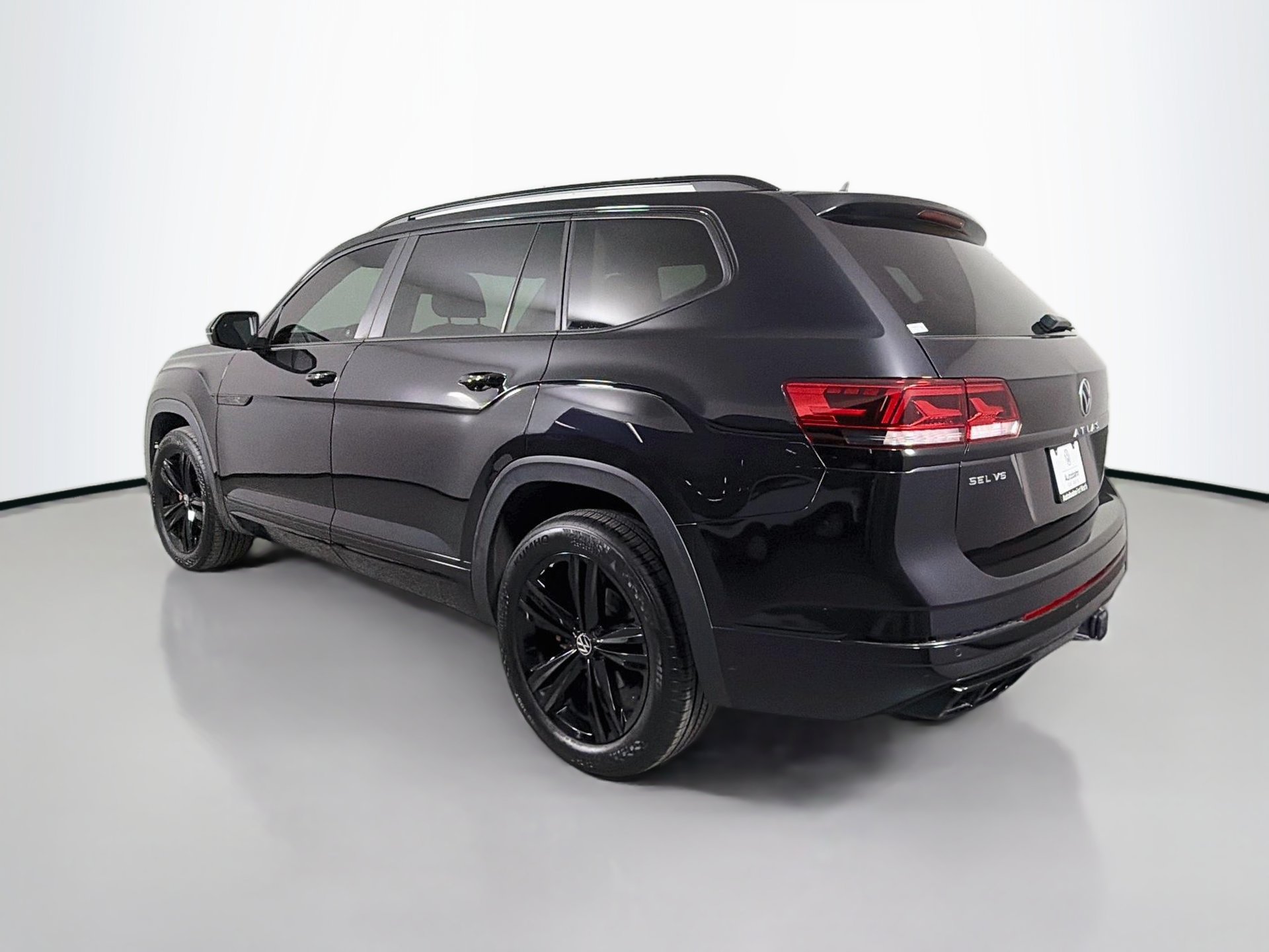 Used 2023 Volkswagen Atlas SEL R-Line AWD/4WD image 7