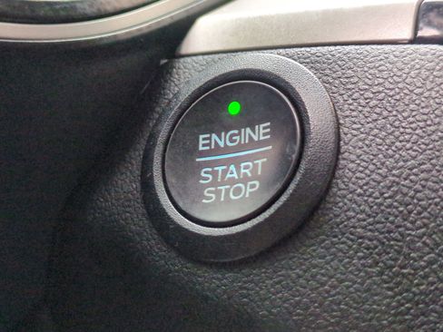 Used 2022 Ford Escape SEL image 19