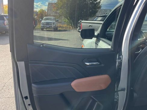 Used 2023 GMC Canyon AT4 image 13