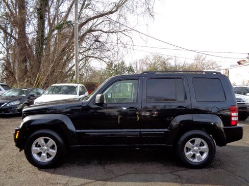Used 2010 Jeep Liberty Sport w/ Popular Equipment Group image 8