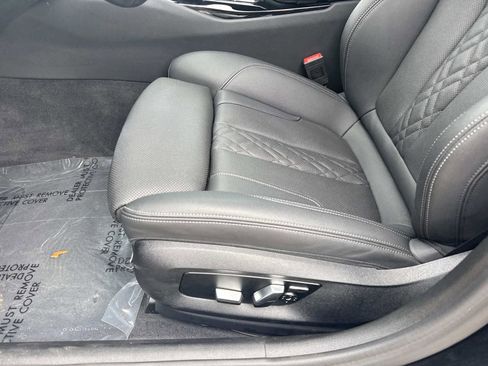 Used 2022 BMW 530i 530i w/ Premium Package image 18