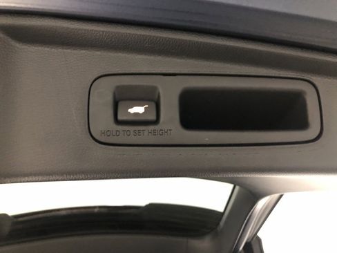 Used 2024 Honda CR-V Sport Touring image 9