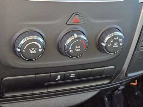 Used 2024 RAM 1500 Classic SLT image 22