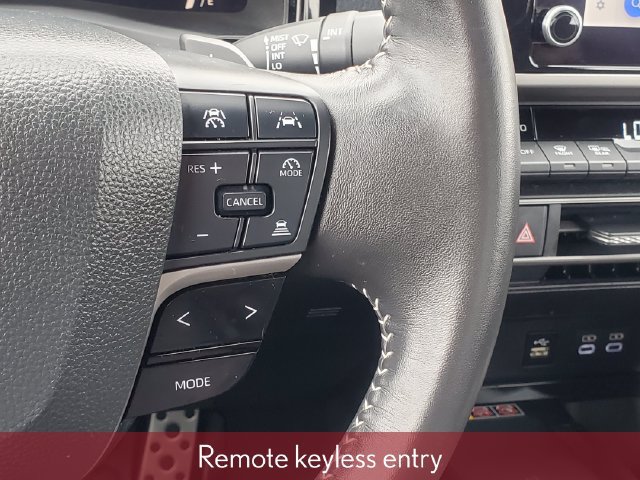 Used 2025 Toyota Camry SE FWD image 13